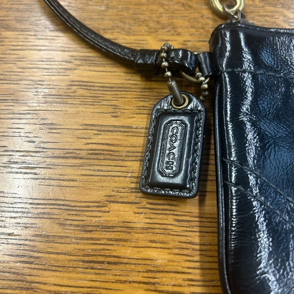 Vintage Coach Black Patent Leather Wristlet - Zipper Closure Wallet - Picture 4 of 10